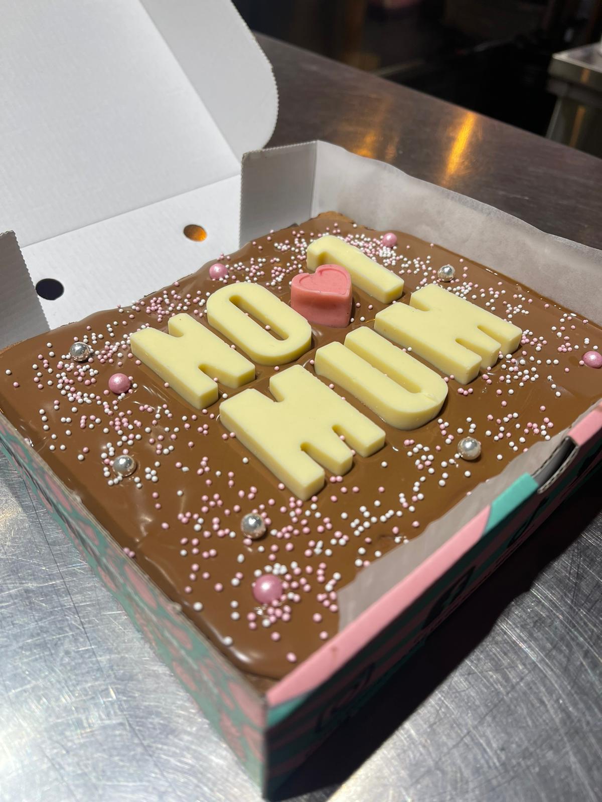 Number 1 Mum, Mothers Day, 9 piece, Brownie Slab, Mothers Day Gift, Serves 9, "NO.1 MUM"