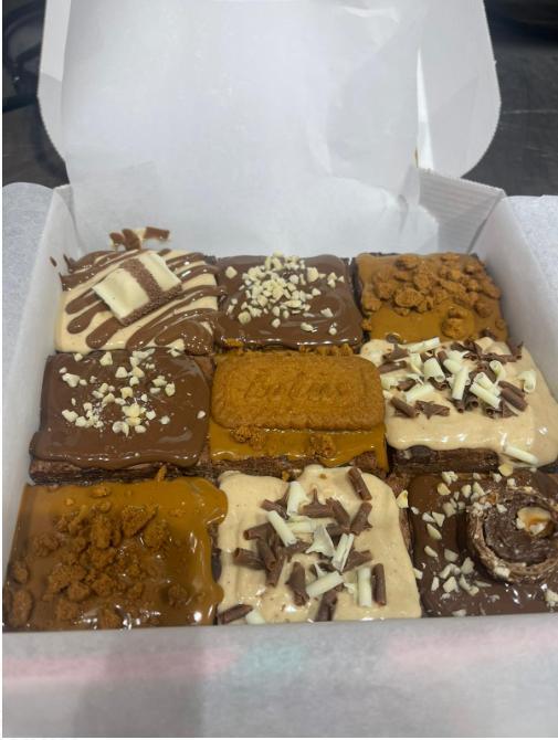 Tubbees Bakery 9 Slab Brownie Box, 9 Different Brownie Pieces, Serves 9, Biscoff, Nutella, Oreo, Bueno Variations